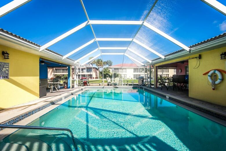 Seatuit Condominiums With Boat Slip