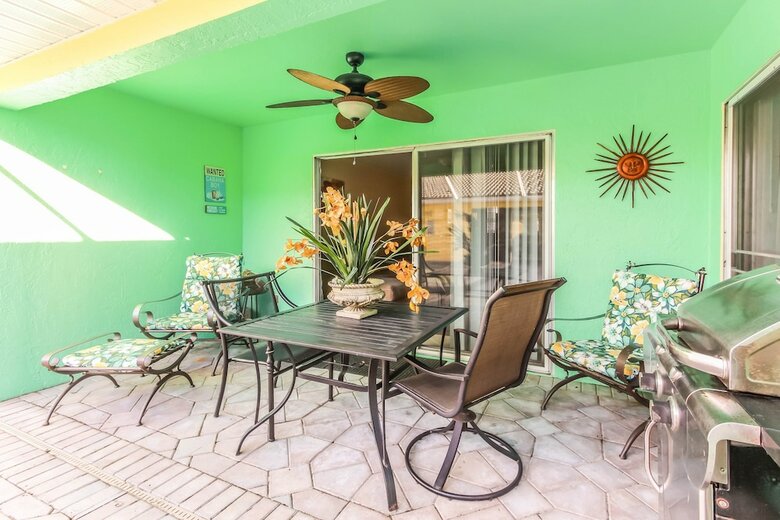 Seatuit Condominiums With Boat Slip