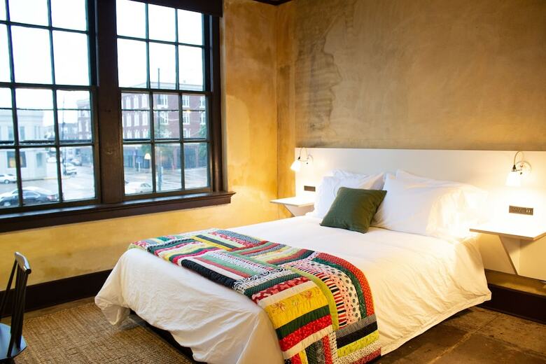 Travelers Hotel