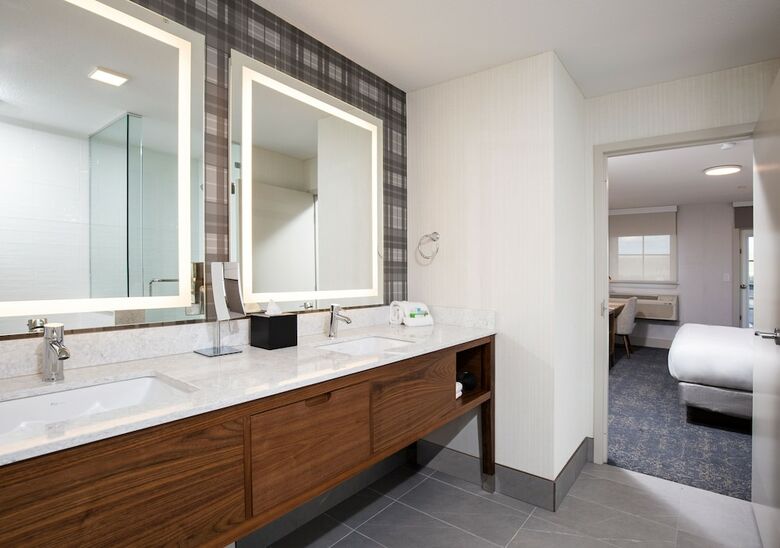 Pomeroy Hotel Fort Mcmurray