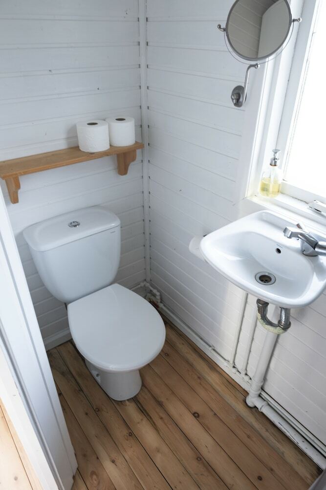 Sm�rat�n Farm Eco Lodges