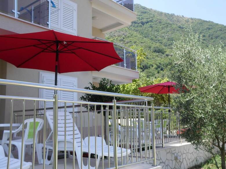 Hera Apartments