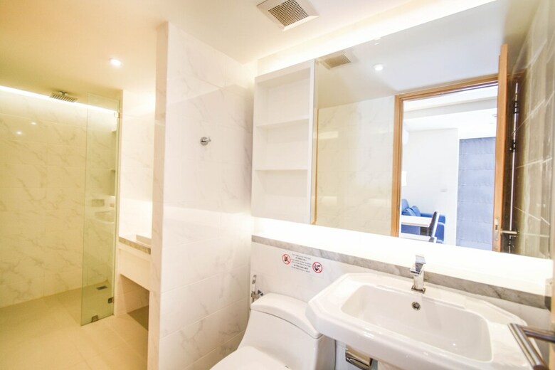 Hotel The Aristo Beach Resort ( Surin )