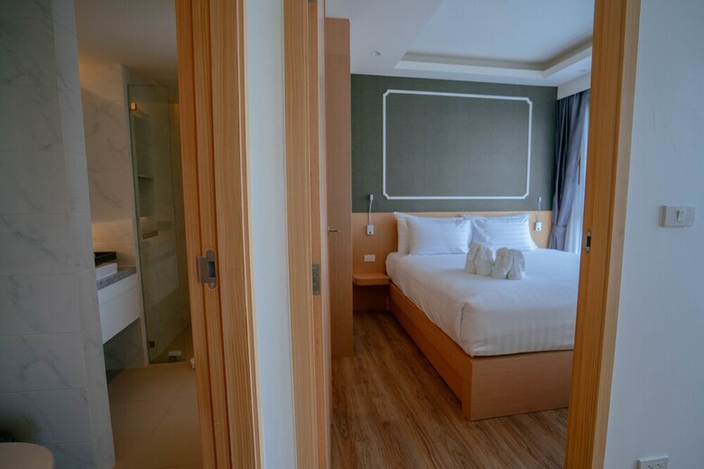 Hotel The Aristo Beach Resort ( Surin )
