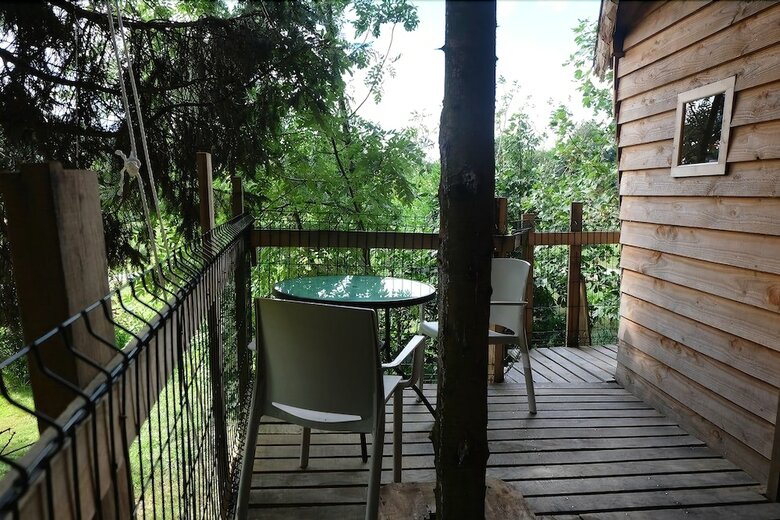 Cabane Dans Les Arbres - Tree House
