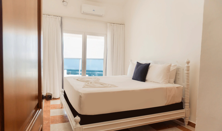 Hotel Checkin El Cortecito Beach