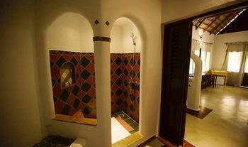 Hotel Costa Las Ballenas