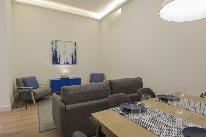 Apartamentos High Ceiling Duplex Apt Cais Do Sodre