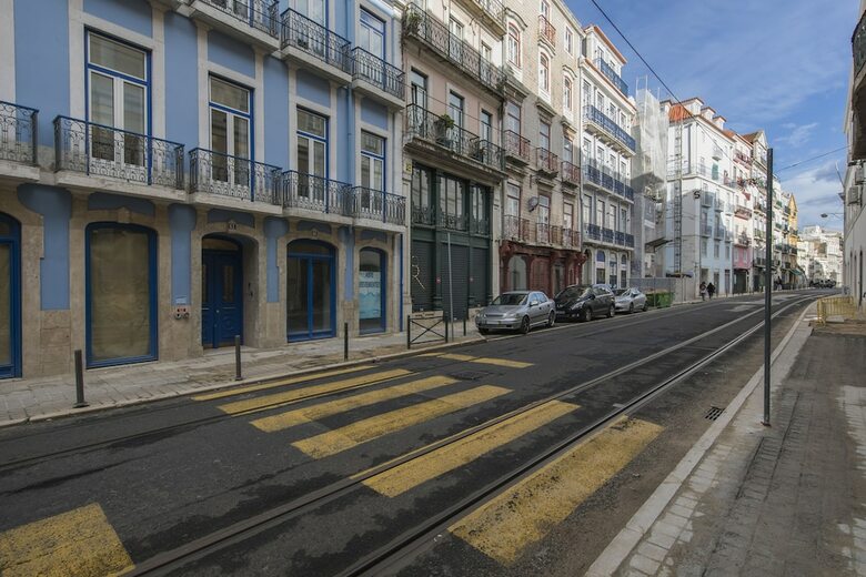 Apartamentos High Ceiling Duplex Apt Cais Do Sodre