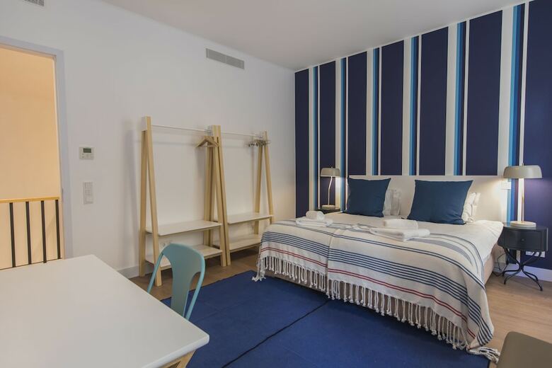 Apartamentos High Ceiling Duplex Apt Cais Do Sodre