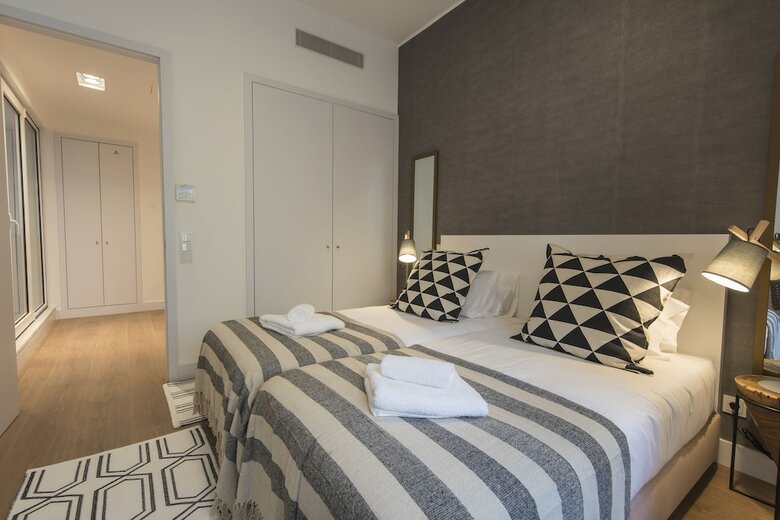 Apartamentos High Ceiling Duplex Apt Cais Do Sodre