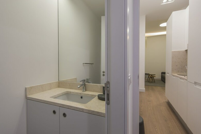 Apartamentos High Ceiling Duplex Apt Cais Do Sodre