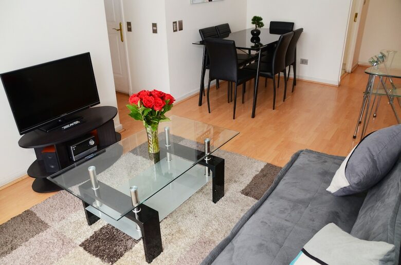 Aparthotel International Suites