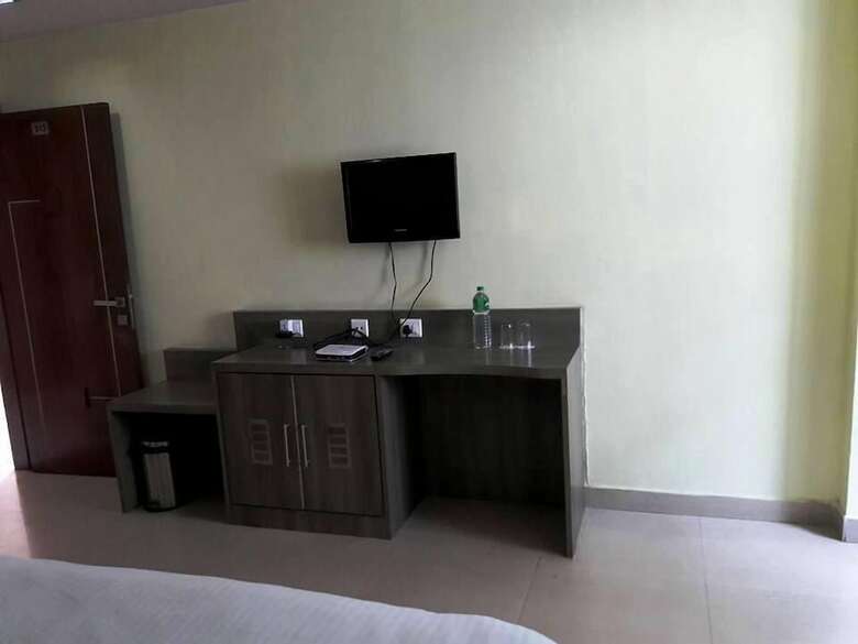 Hotel Raj Residency