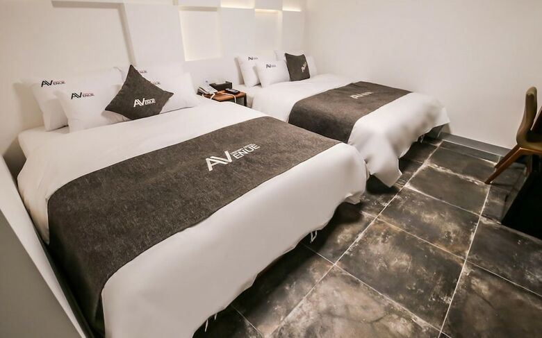 Avenue Hotel