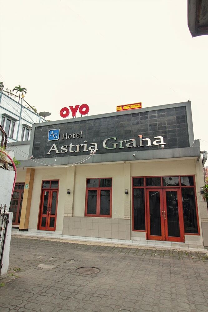 Oyo 249 Hotel Astria Graha