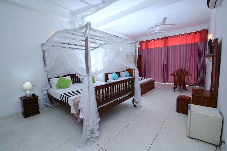 Hotel Polhena Sea View