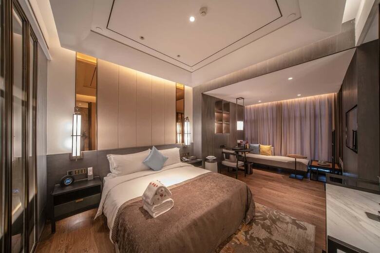 Pury Hotel