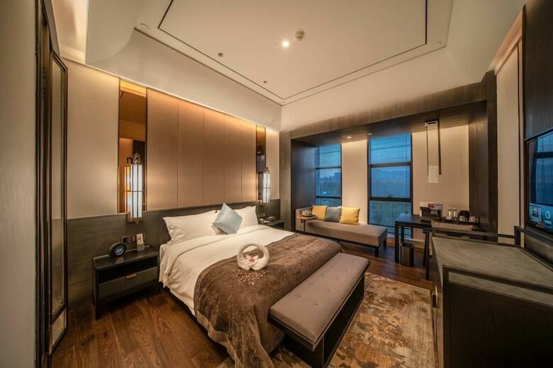 Pury Hotel