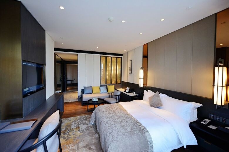 Pury Hotel