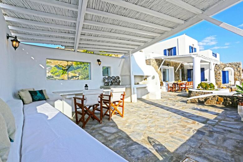 Aella Villa