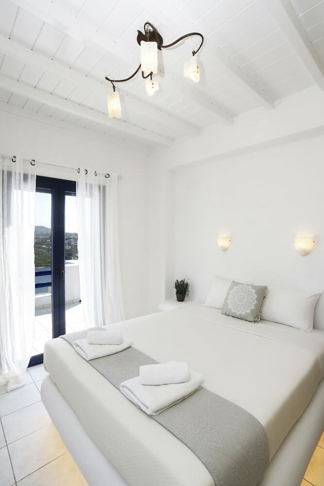 Aella Villa