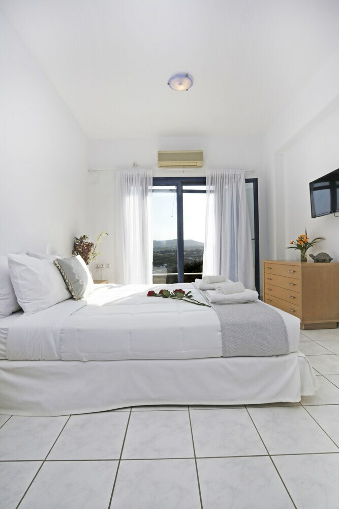 Aella Villa