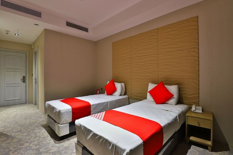 Oyo 428 Maya Palace Hotel