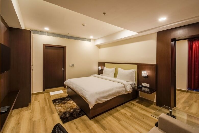 Hotel Karunya Residency