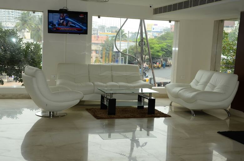 Hotel Karunya Residency