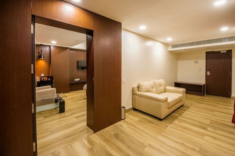 Hotel Karunya Residency