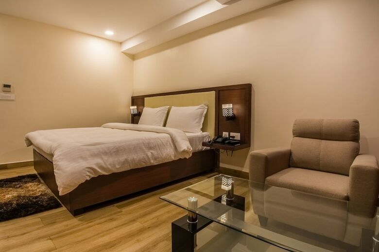 Hotel Karunya Residency