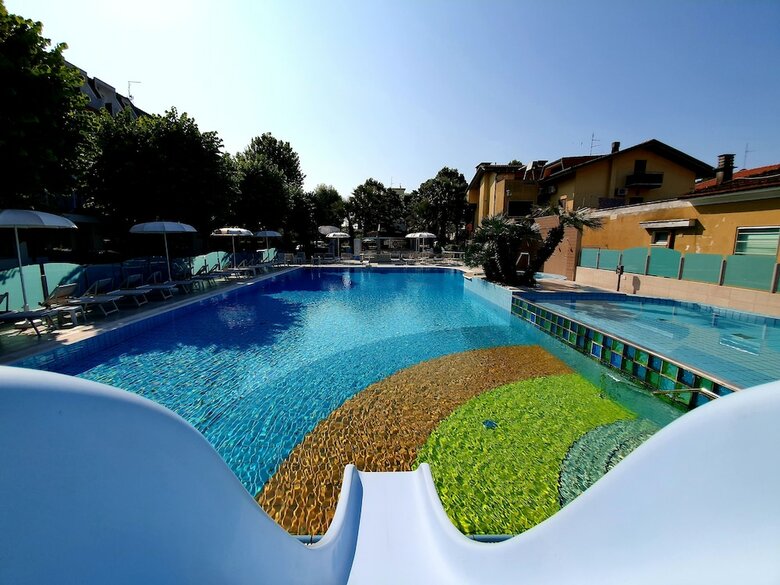 Hotel Paris Resort