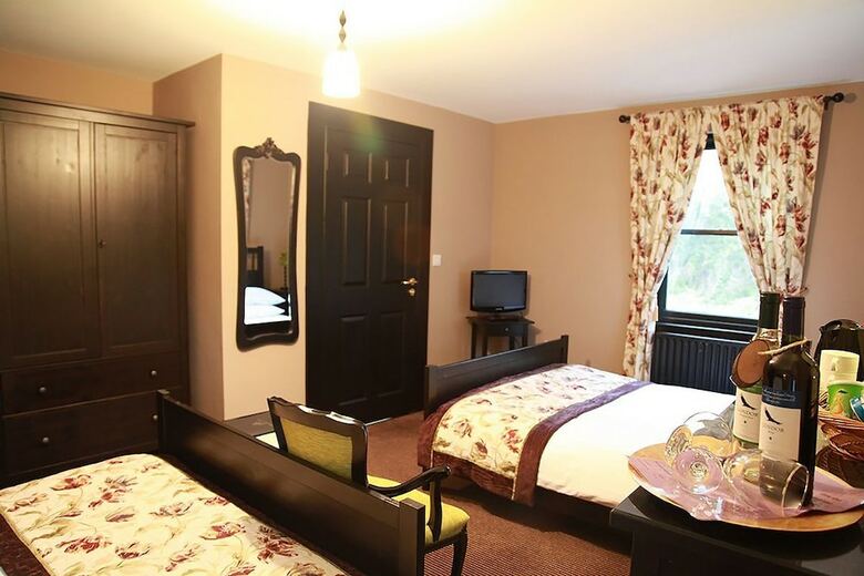 Hotel Knockninny Country House & Marina