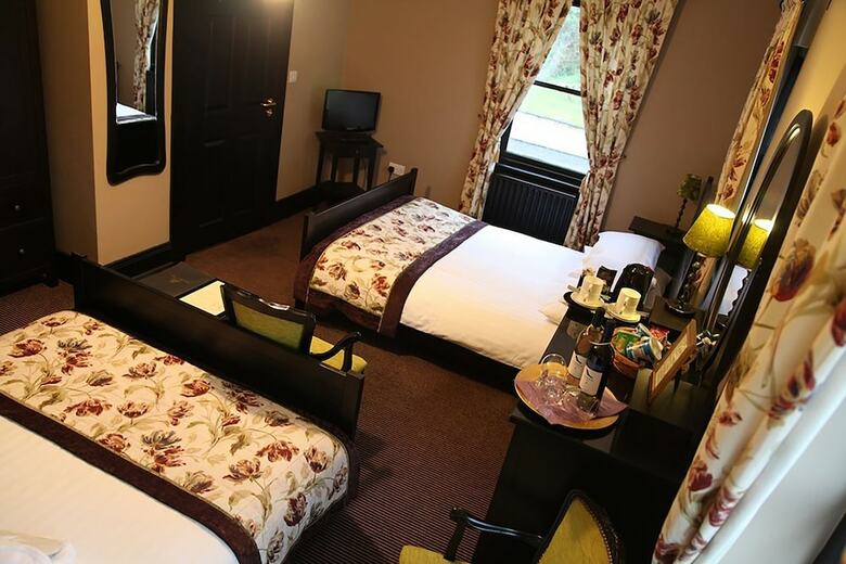 Hotel Knockninny Country House & Marina