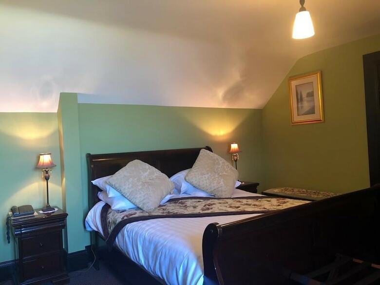 Hotel Knockninny Country House & Marina