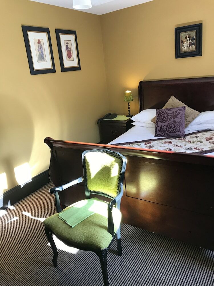 Hotel Knockninny Country House & Marina