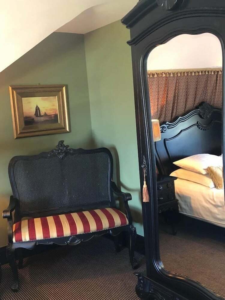 Hotel Knockninny Country House & Marina