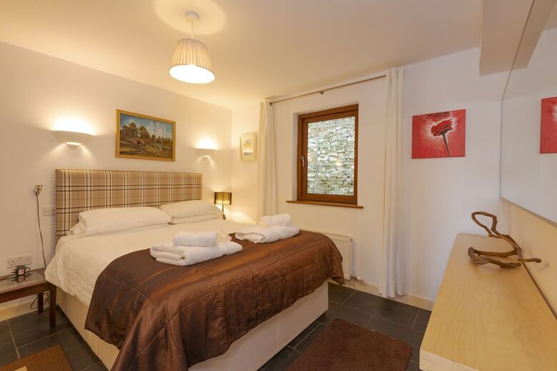 White Lodge Apartments