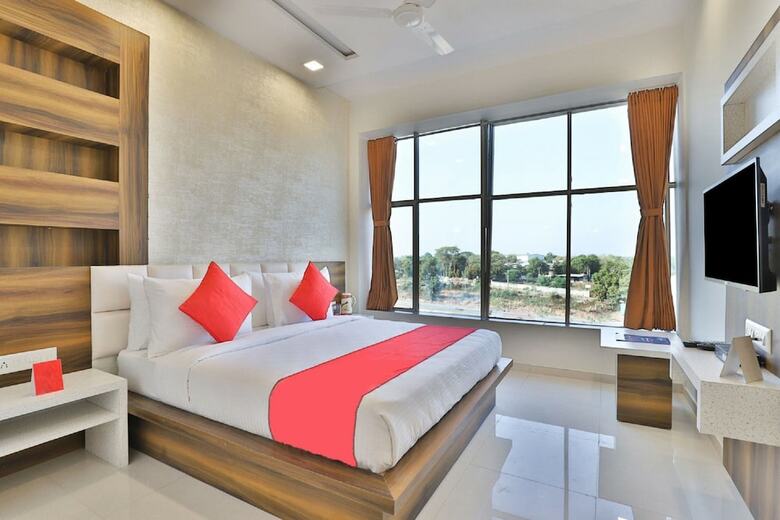 Hotel Landmark By Sky Stays