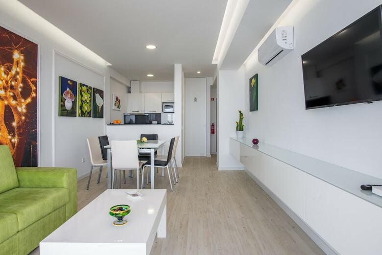 Delmar Apartment By Mhm