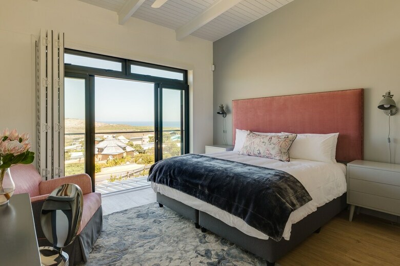 Hotel One Hilltop