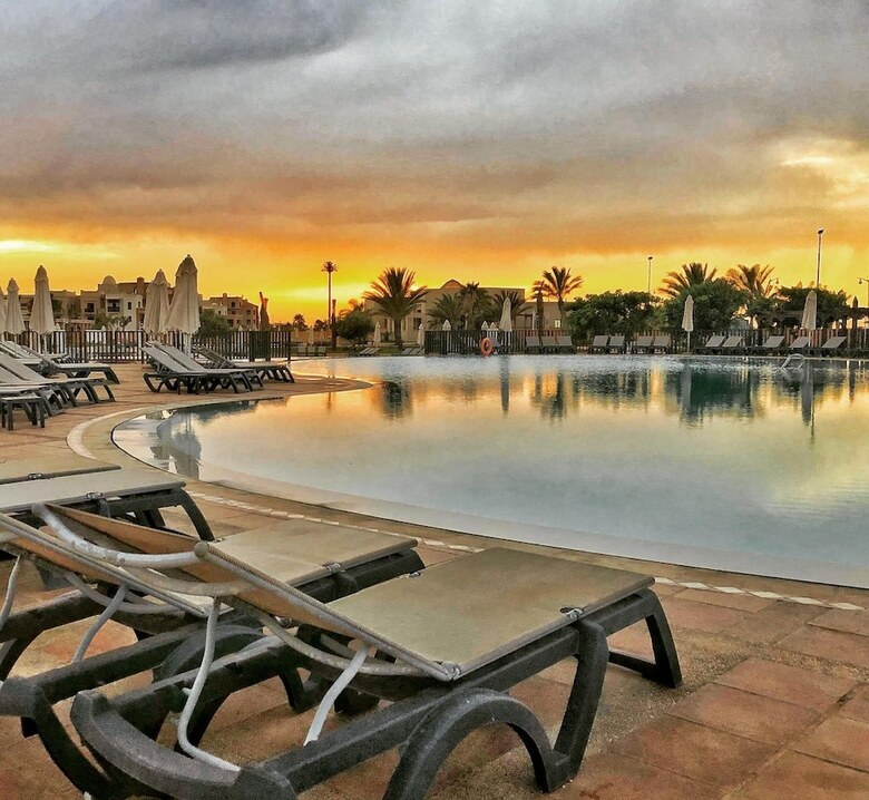 Hotel Oasis Blue Pearl