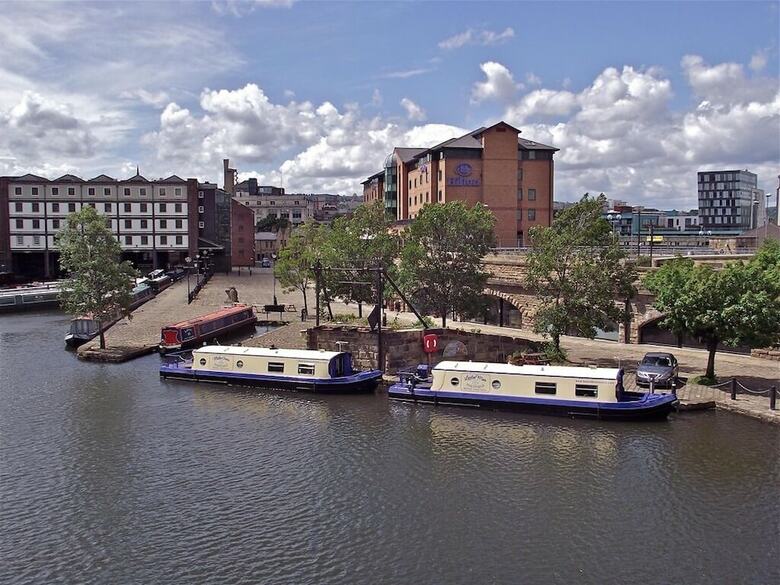 Houseboat Hotels - Hotel Boat