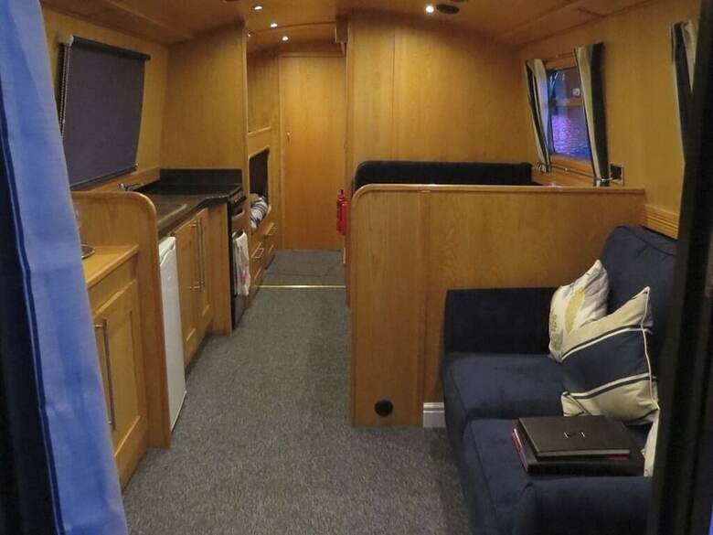 Houseboat Hotels - Hotel Boat