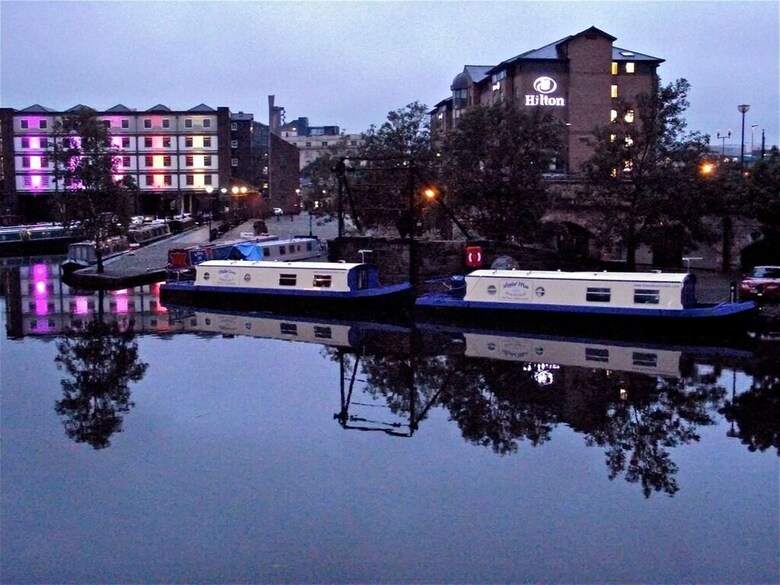 Houseboat Hotels - Hotel Boat