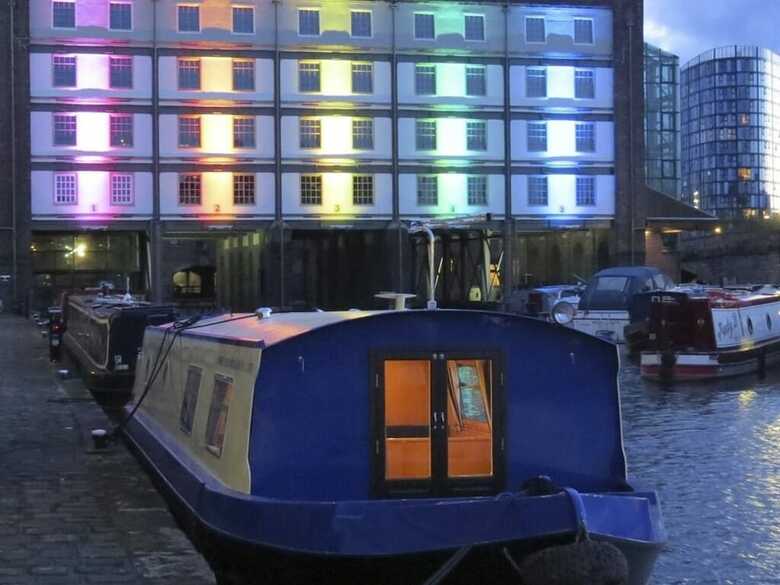 Houseboat Hotels - Hotel Boat