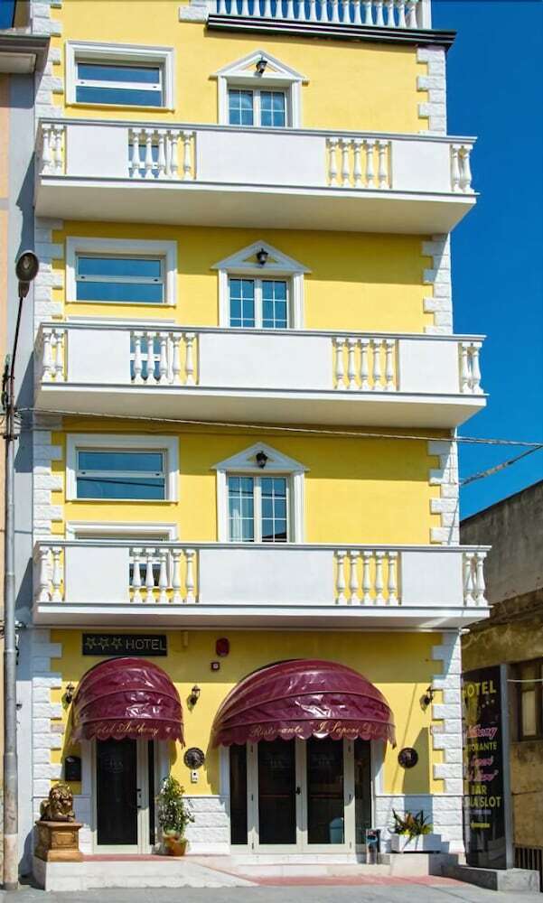 Hotel Anthony