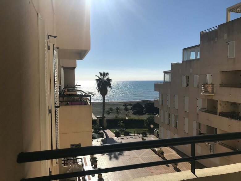 Apartamentos Espectacular Residencial En 1� Linea Con Piscina