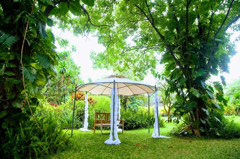 Lush Gardens Apartment 2